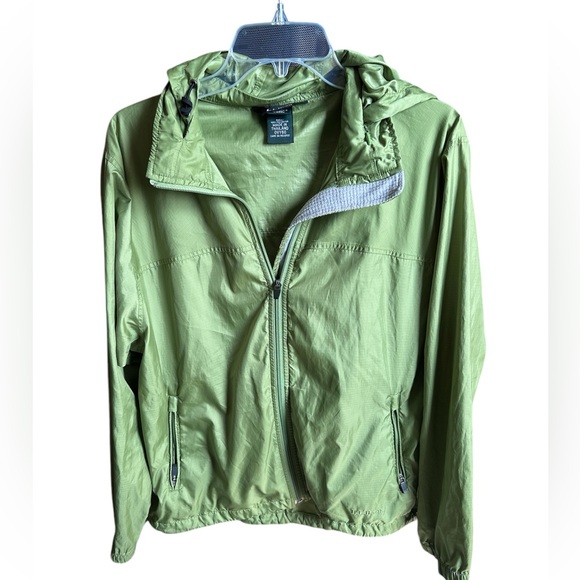 L.L. Bean Jackets & Blazers - L.L Bean Green Windbreaker Lightweight Jacket- Large